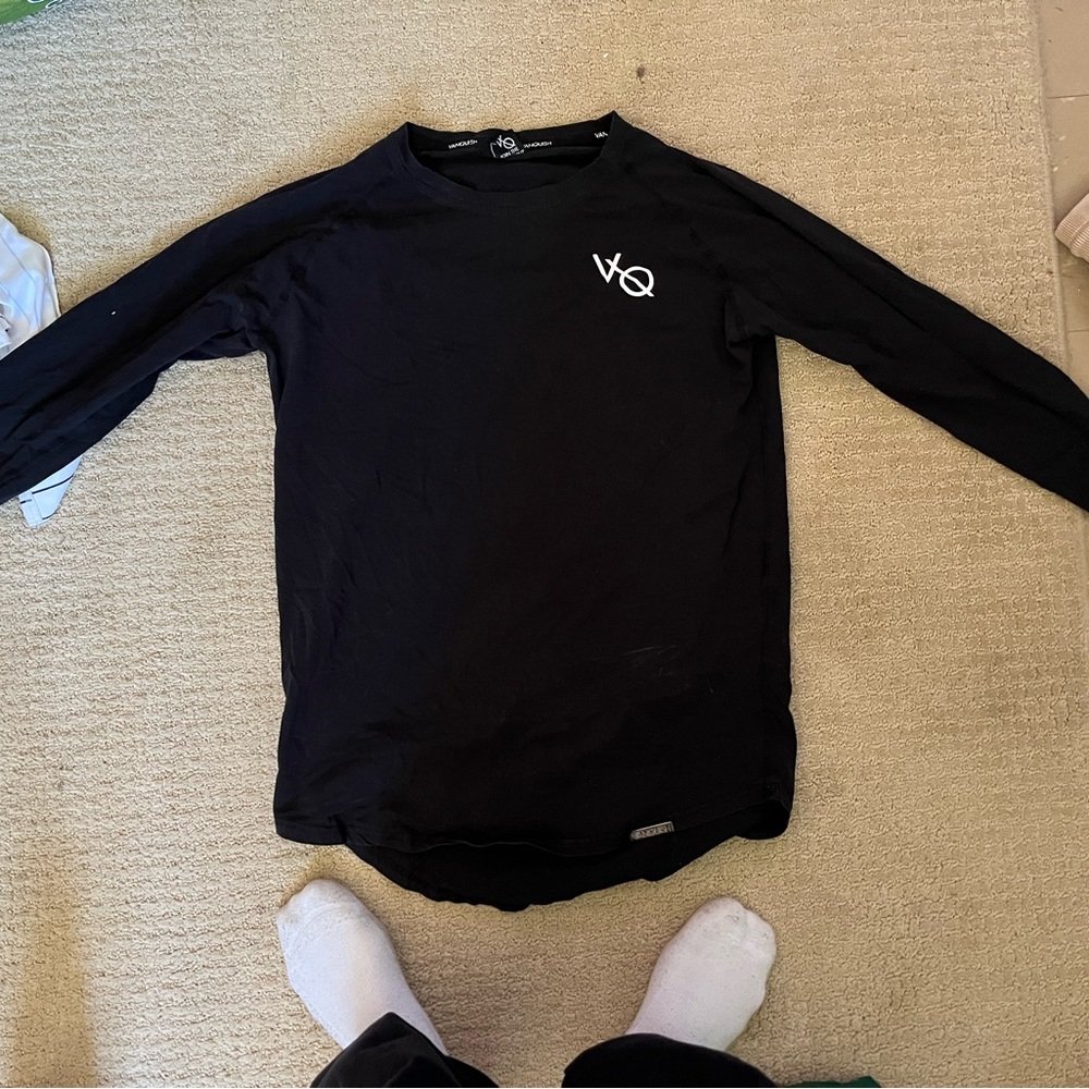 Vanquish Fitness Black long sleeve Size M